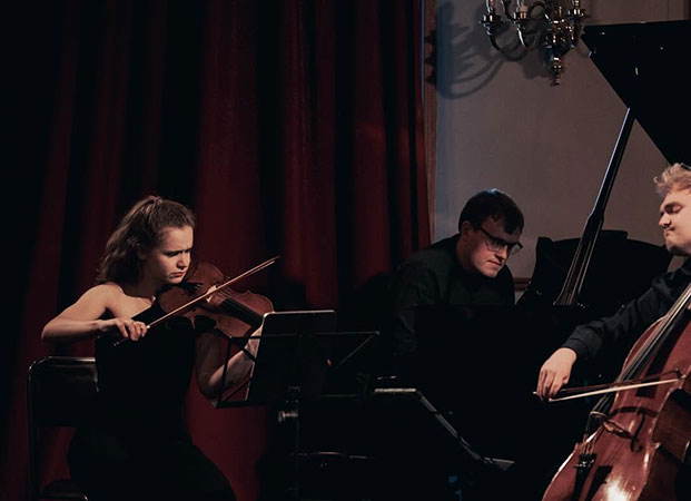 Laura Van Der Heijden & Jâms Coleman